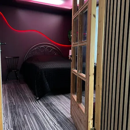 Апартаменты Luscious In An Old Wooden House